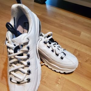NWT - Womens Skechers - White 8.5 US
